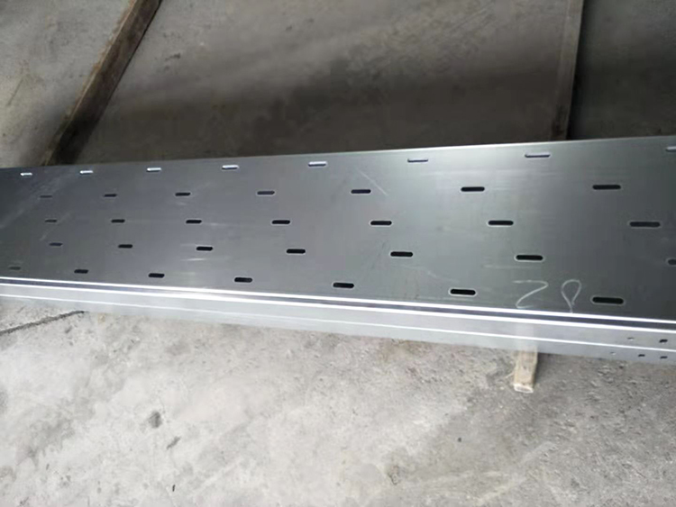 托盤線槽橋架的質(zhì)量要求可以從多個(gè)維度進(jìn)行詳細(xì)分析